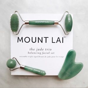Mount Lai Jade facial roller/gua sha set. ✨NEW✨